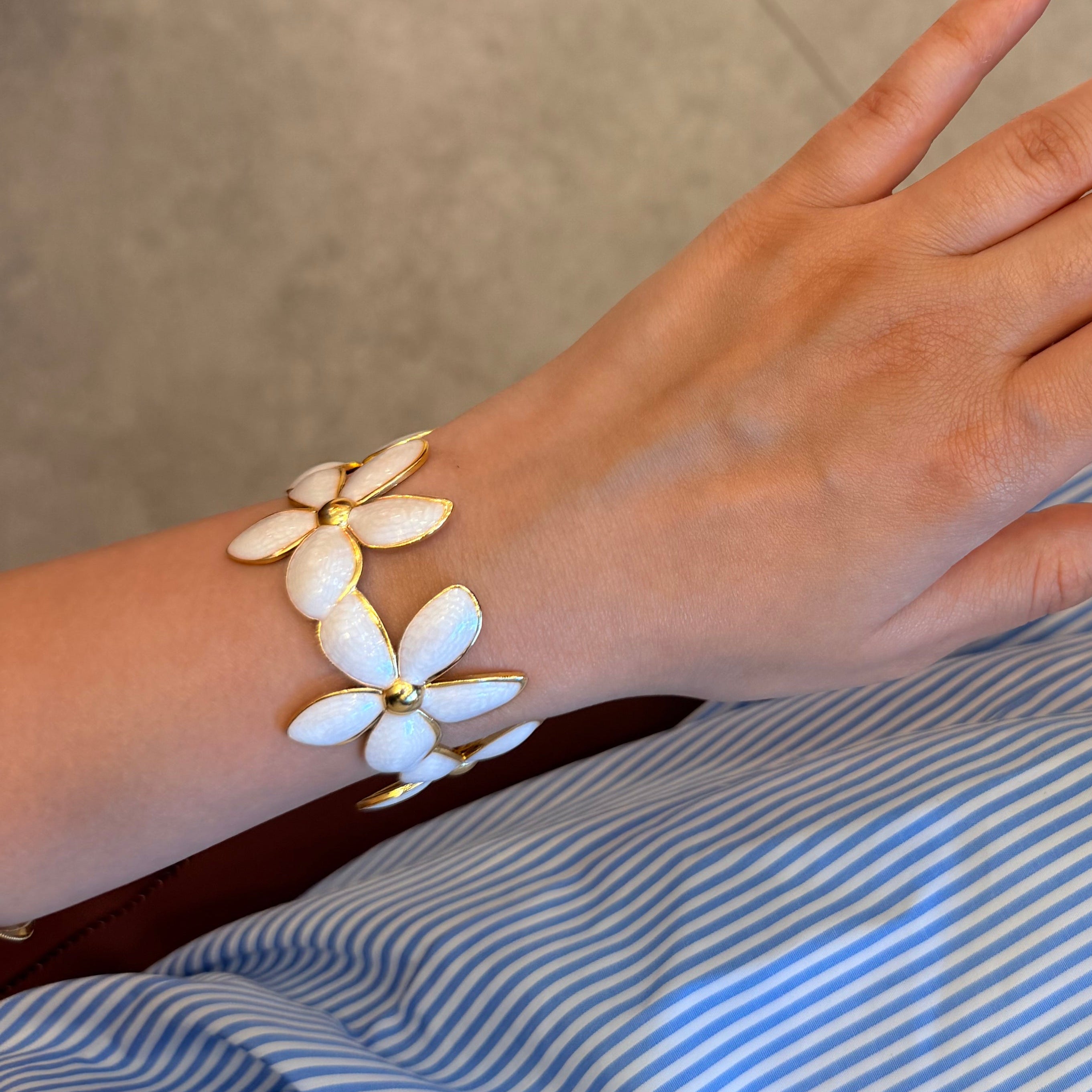 whity flower bracelet - stainless steel