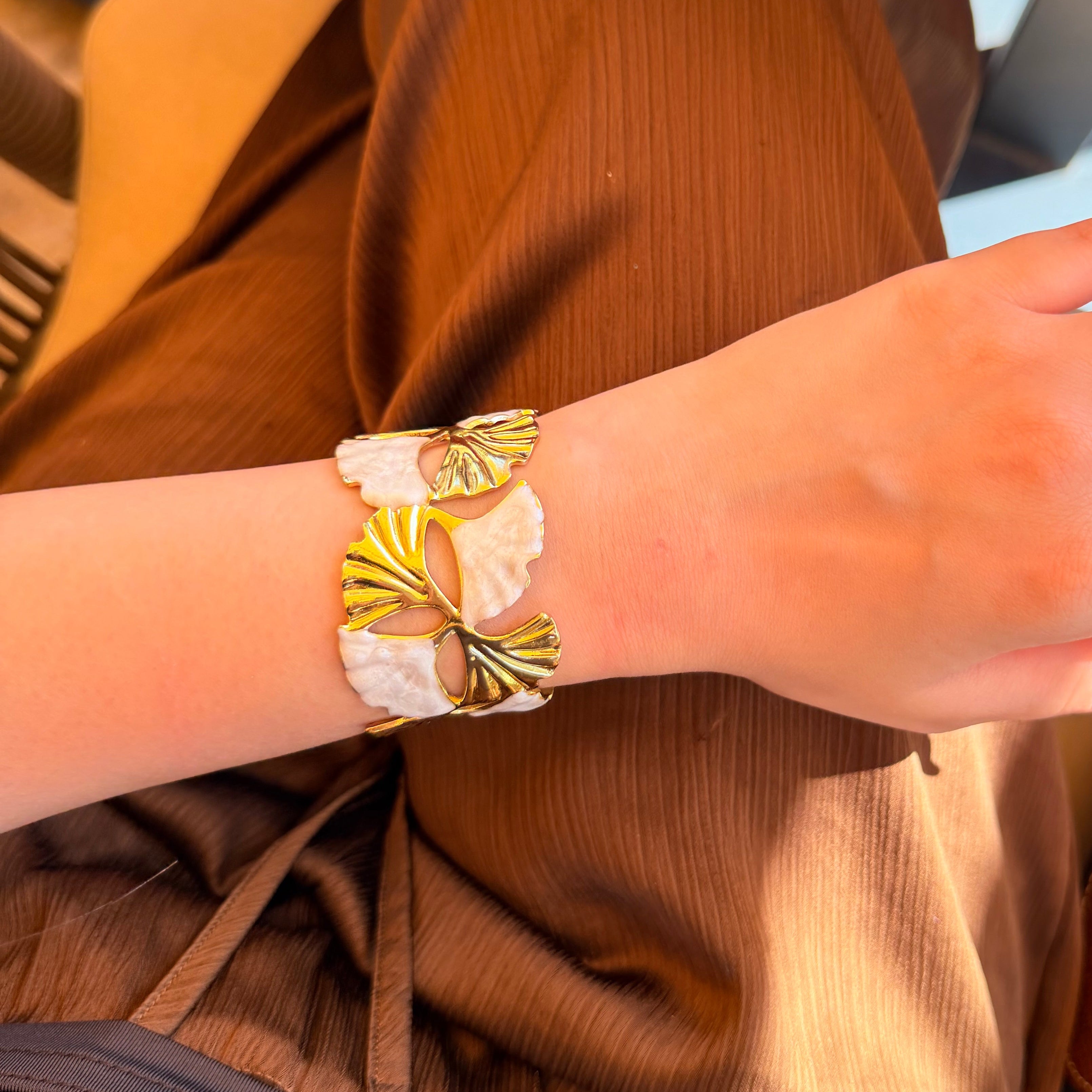 golden flower bracelet - stainless steel